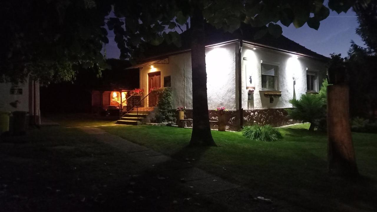 Vadaszles Vendeghaz Bukkszentmarton Luaran gambar
