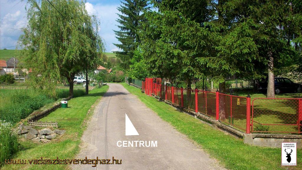Vadaszles Vendeghaz Bukkszentmarton Luaran gambar