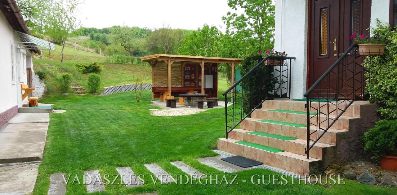 Vadaszles Vendeghaz Bukkszentmarton Luaran gambar